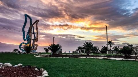 שקיעה בנאות הכיכר