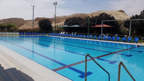 נאות הכיכר בריכה ציבורית